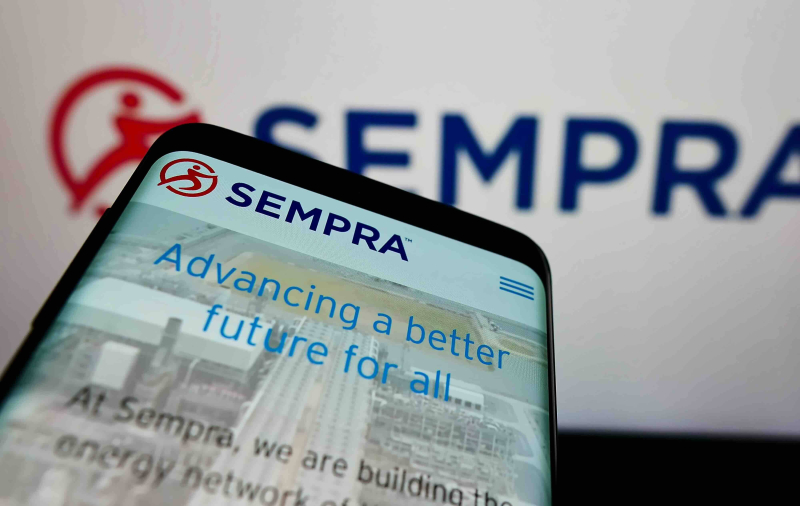 Sempra Sells 45% Stake in Infrastructure Unit, Approves Port Arthur LNG Expansion